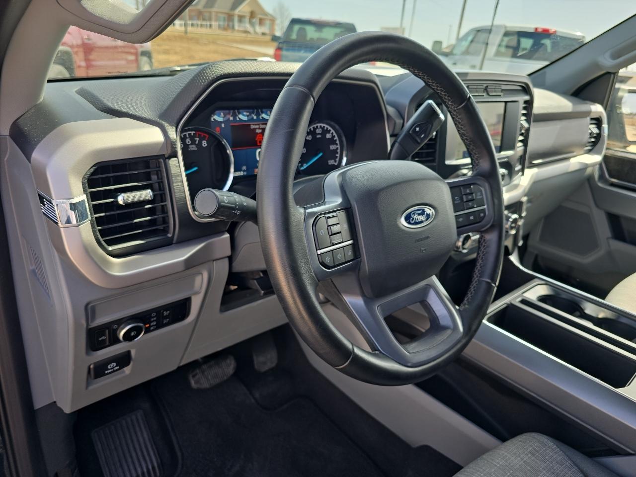 Ford F-150 XLT SuperCrew Short Bed 4WD 2023