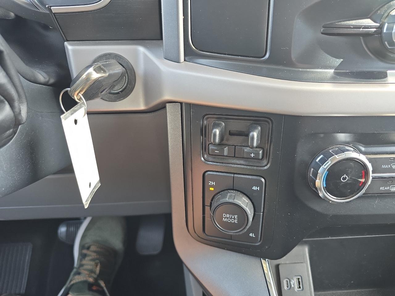 Ford F-150 XLT SuperCrew Short Bed 4WD 2023