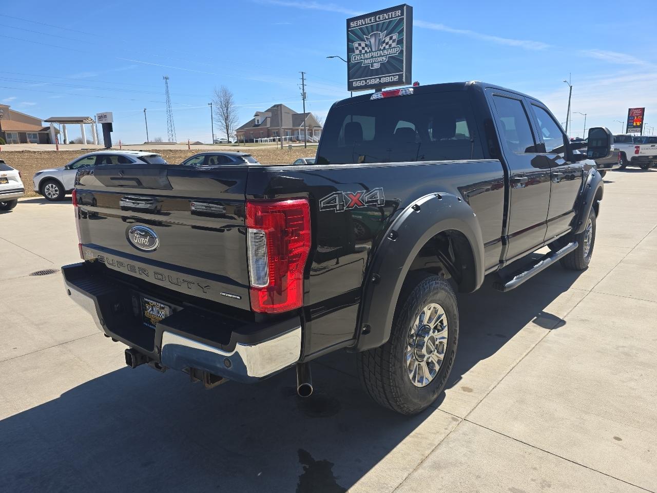 Ford Super Duty F-250 SRW XLT 4WD Crew Cab 6.75' Box 2017