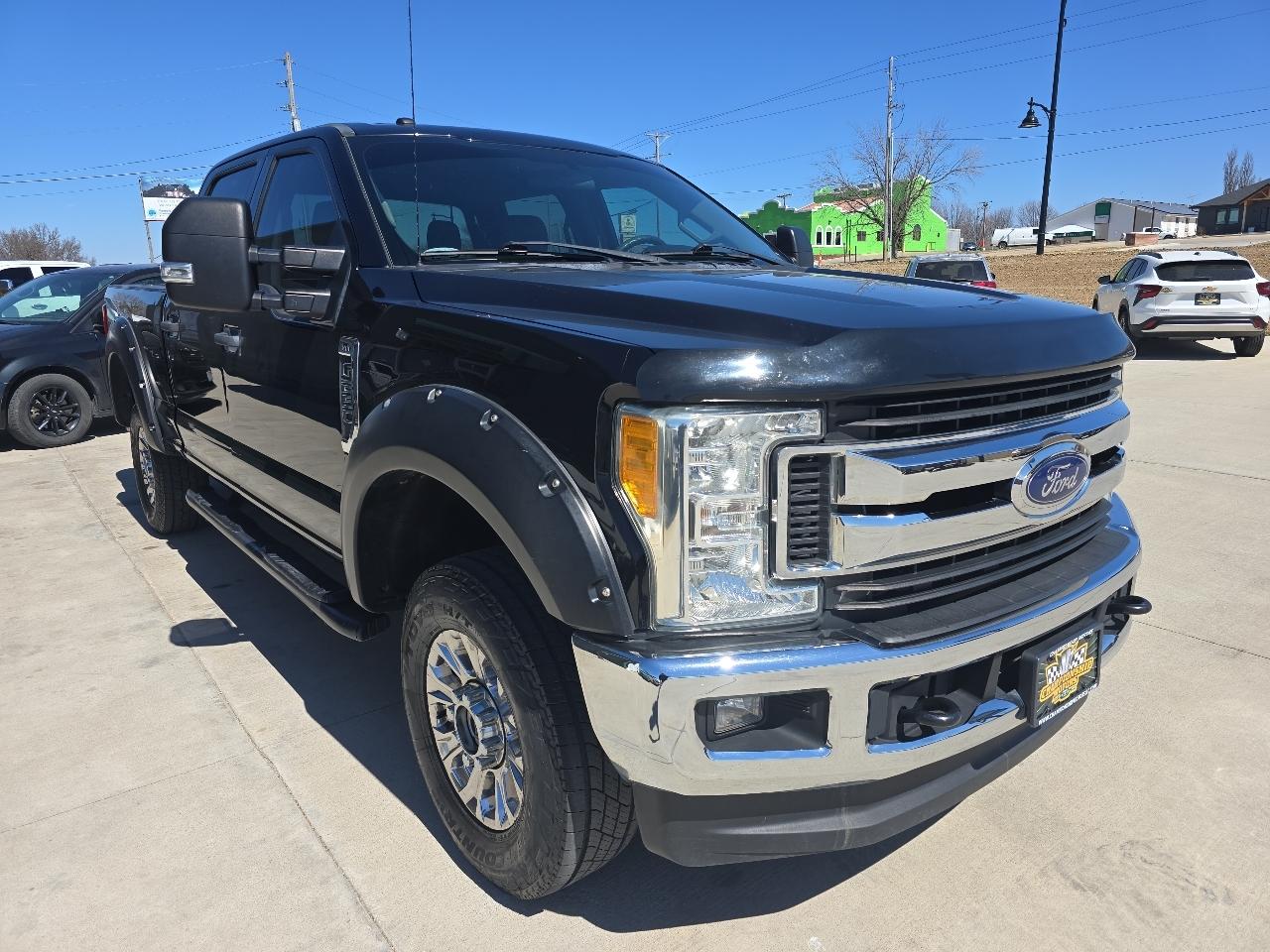 Ford Super Duty F-250 SRW XLT 4WD Crew Cab 6.75' Box 2017