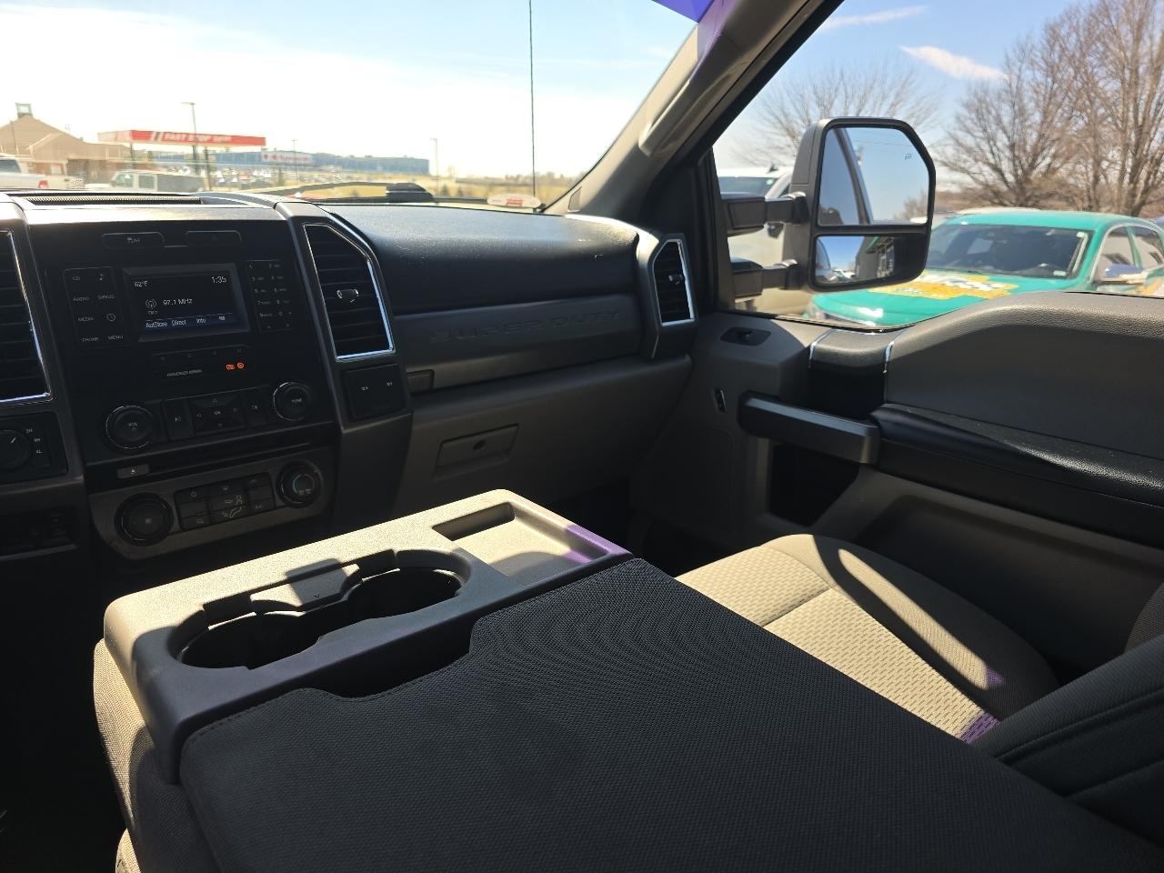 Ford Super Duty F-250 SRW XLT 4WD Crew Cab 6.75' Box 2017