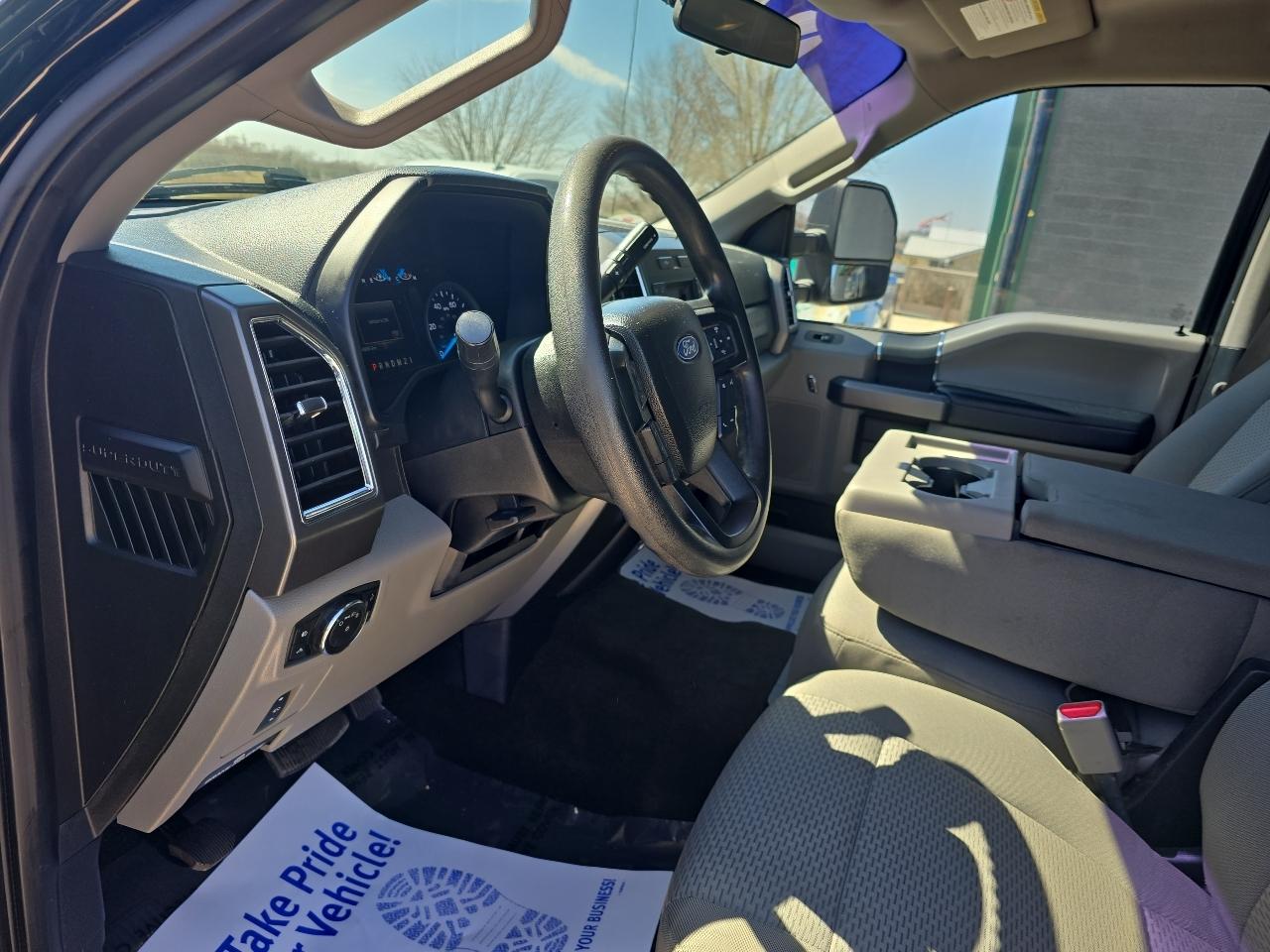 Ford Super Duty F-250 SRW XLT 4WD Crew Cab 6.75' Box 2017