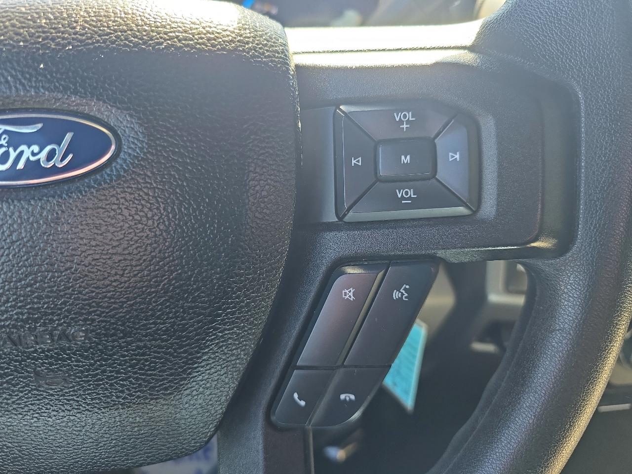 Ford Super Duty F-250 SRW XLT 4WD Crew Cab 6.75' Box 2017