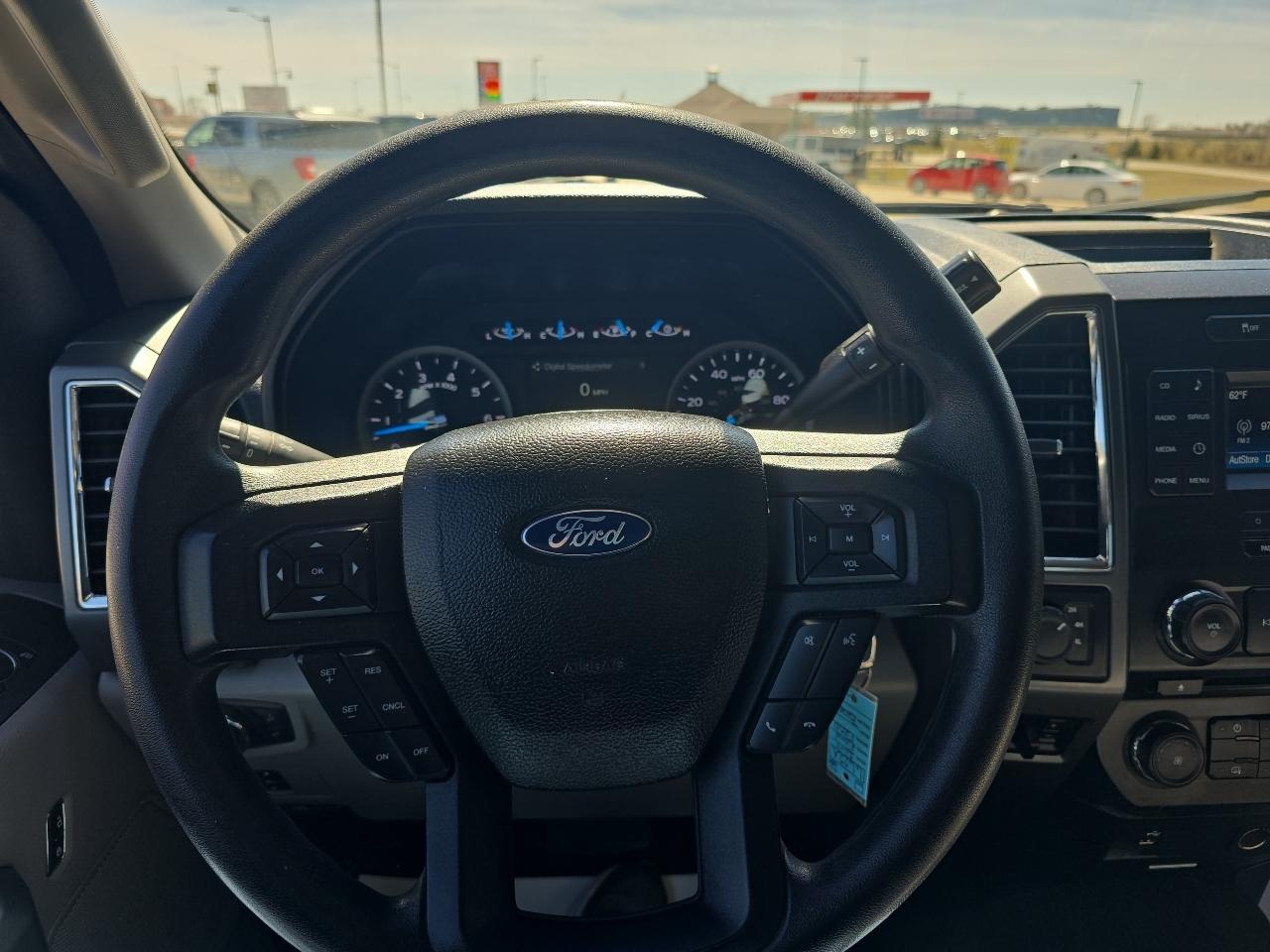 Ford Super Duty F-250 SRW XLT 4WD Crew Cab 6.75' Box 2017