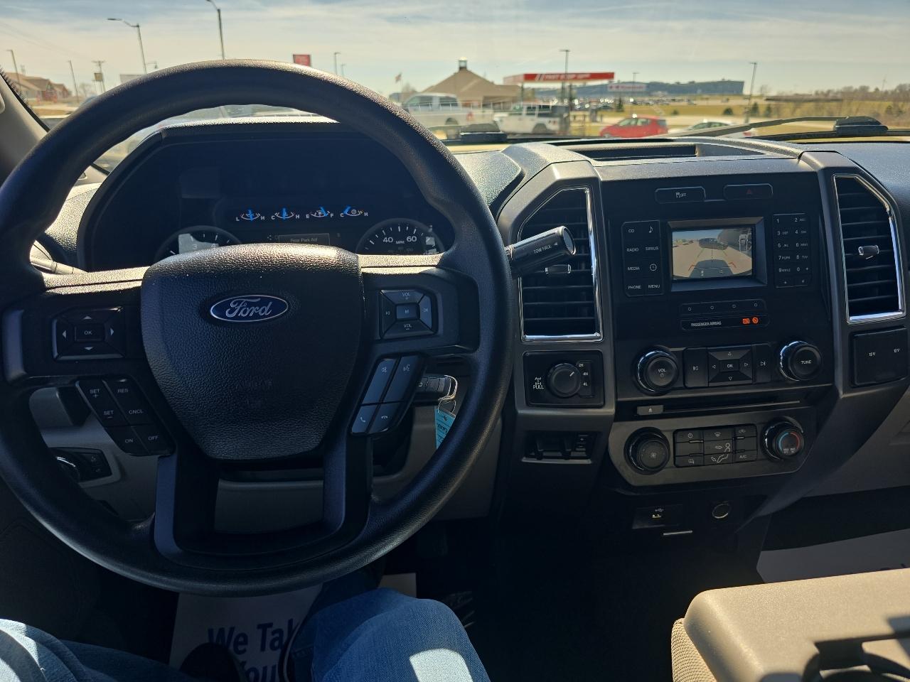 Ford Super Duty F-250 SRW XLT 4WD Crew Cab 6.75' Box 2017