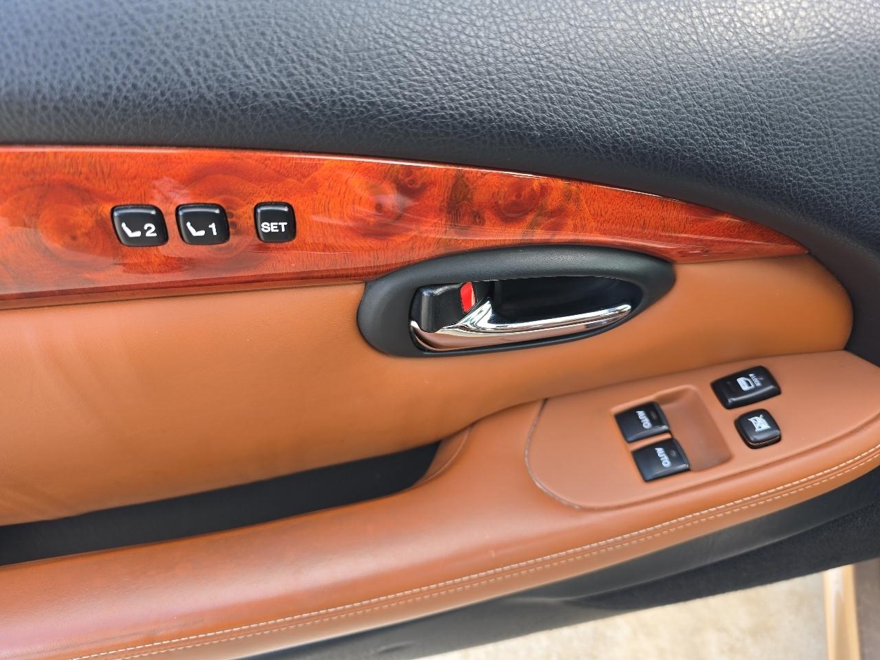 Lexus SC 430 2dr Convertible 2005