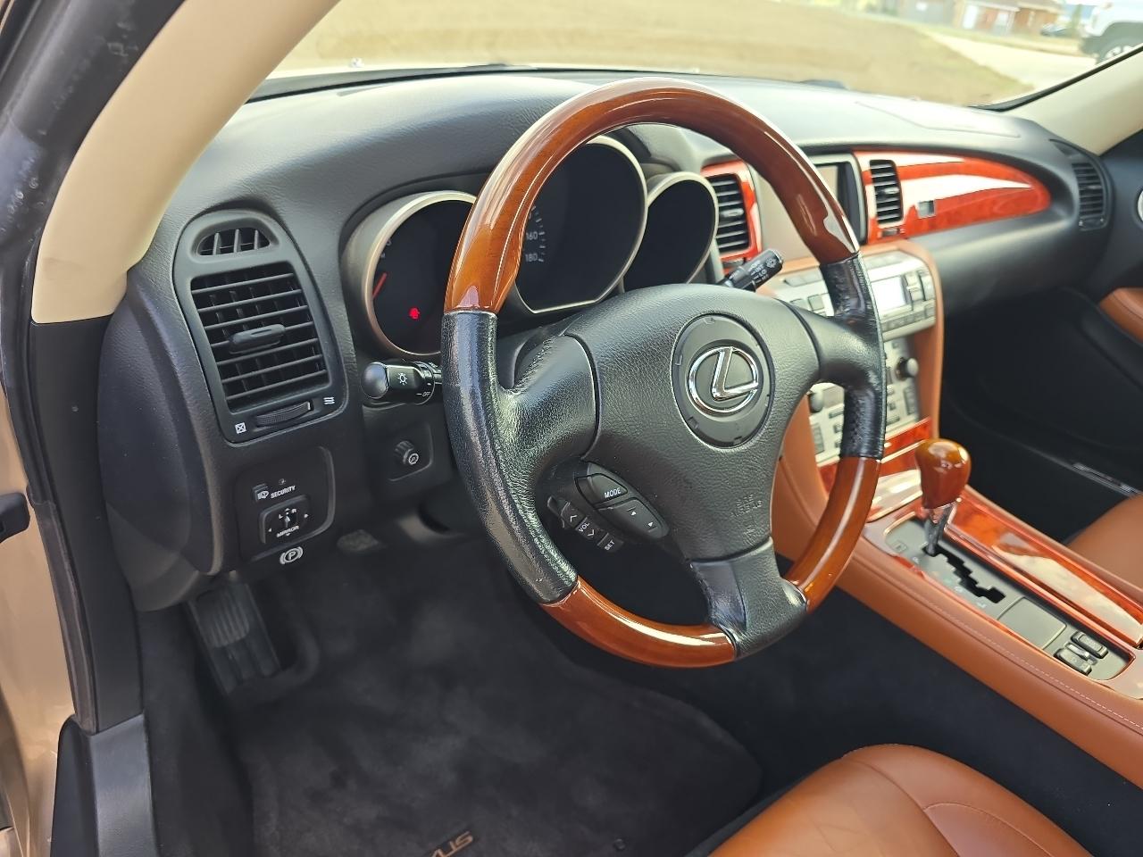 Lexus SC 430 2dr Convertible 2005