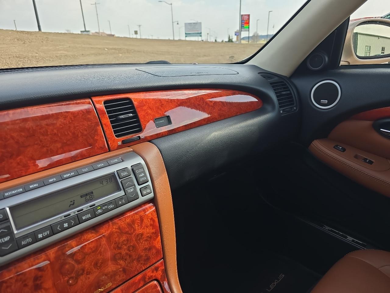 Lexus SC 430 2dr Convertible 2005