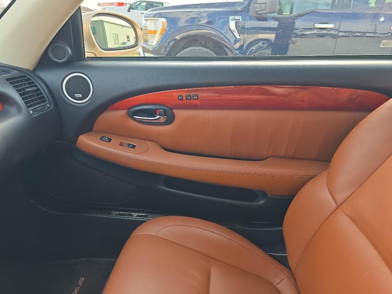 Lexus SC 430 2dr Convertible 2005