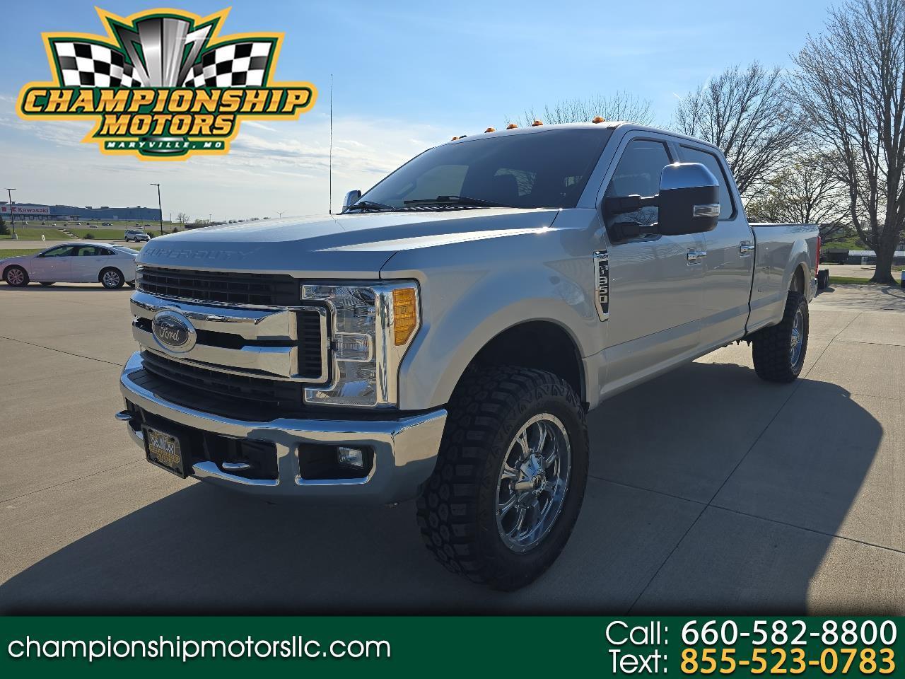 2017 Ford Super Duty F-350 SRW XLT 4WD Crew Cab 8' Box