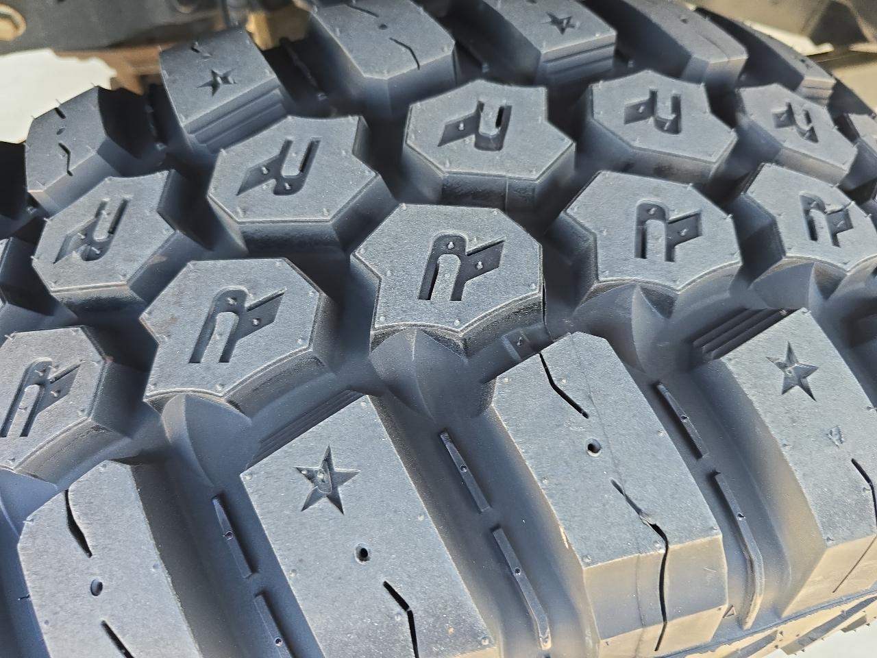 Ford Super Duty F-350 SRW XLT 4WD Crew Cab 8' Box 2017