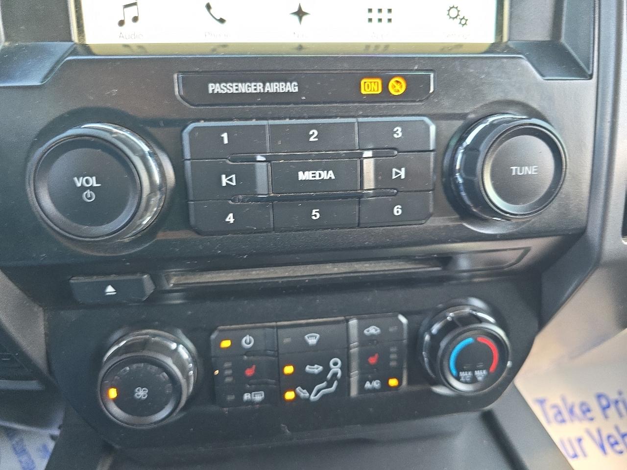 Ford Super Duty F-350 SRW XLT 4WD Crew Cab 8' Box 2017