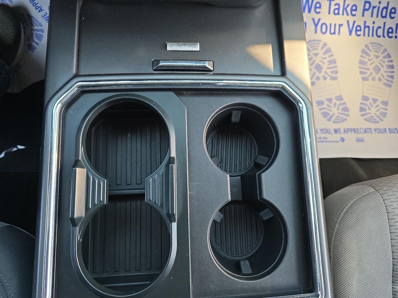 Ford Super Duty F-350 SRW XLT 4WD Crew Cab 8' Box 2017