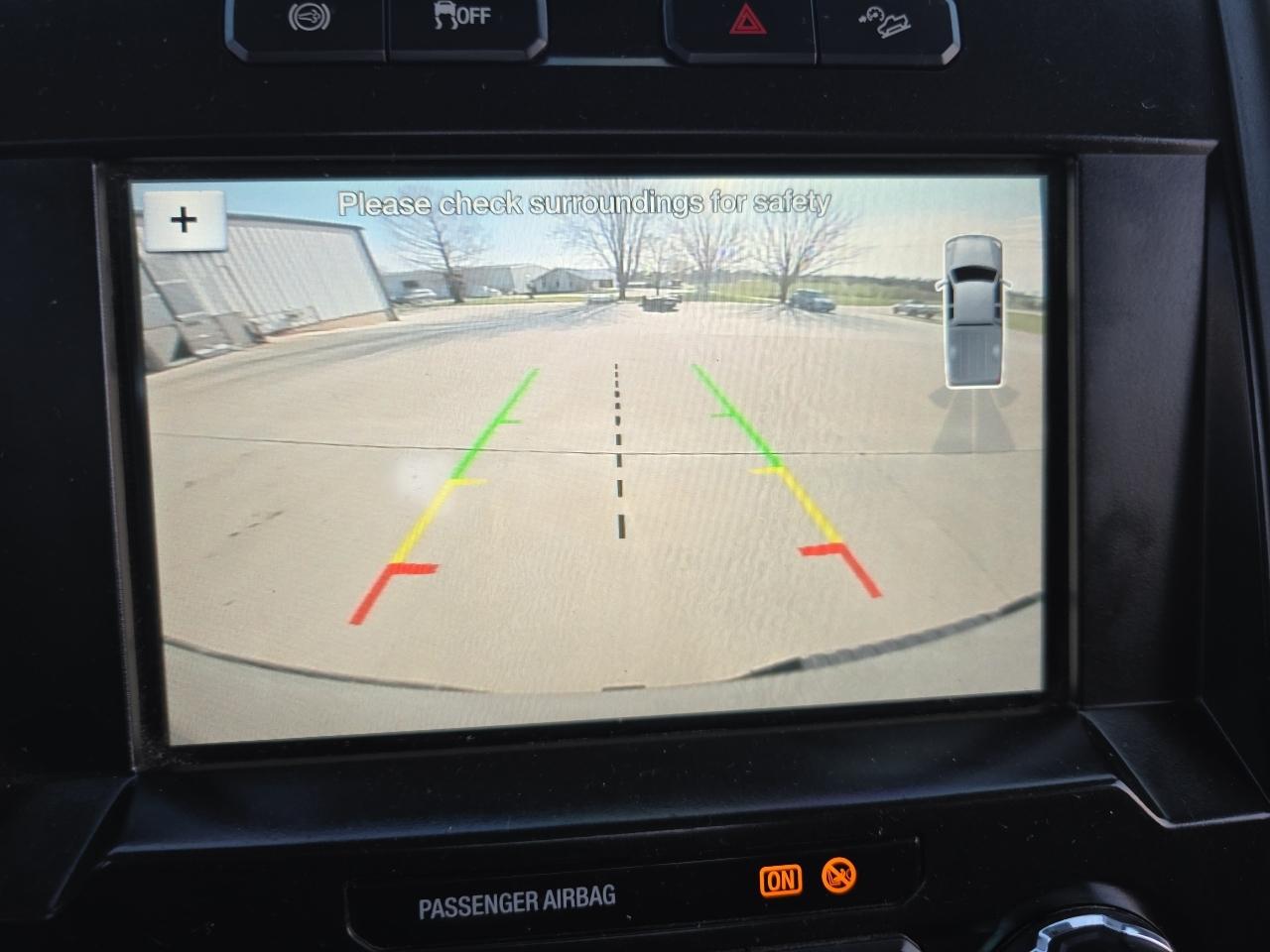 Ford Super Duty F-350 SRW XLT 4WD Crew Cab 8' Box 2017