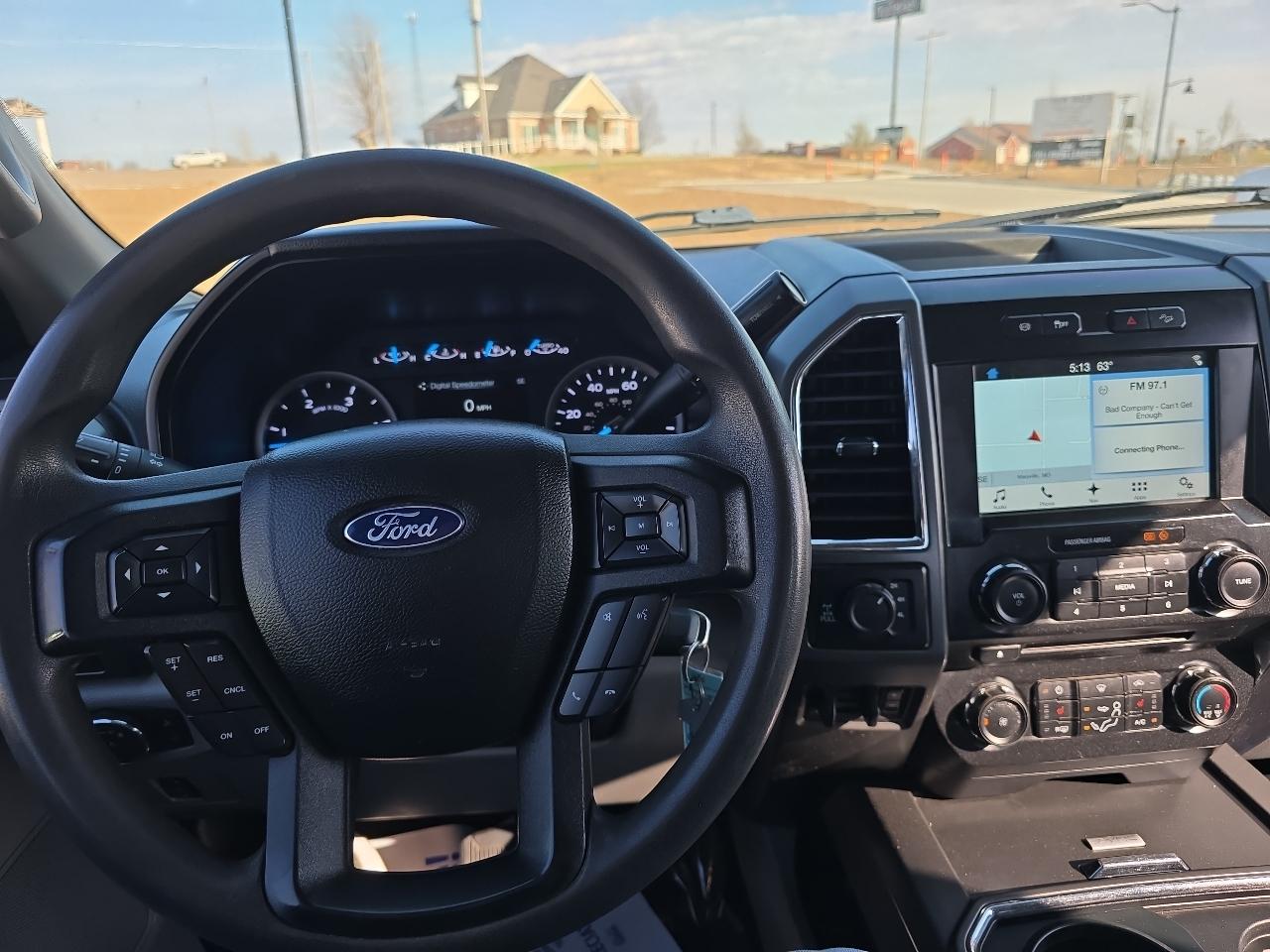 Ford Super Duty F-350 SRW XLT 4WD Crew Cab 8' Box 2017