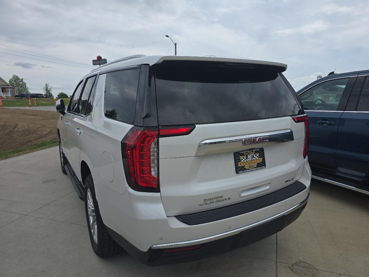 GMC Yukon 4WD 4dr SLT 2021