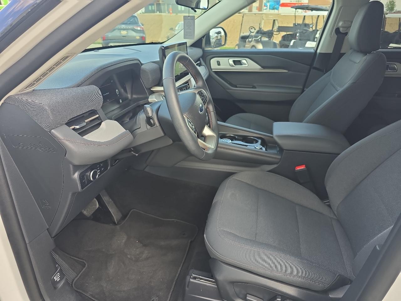 Ford Explorer Active 4WD 2025