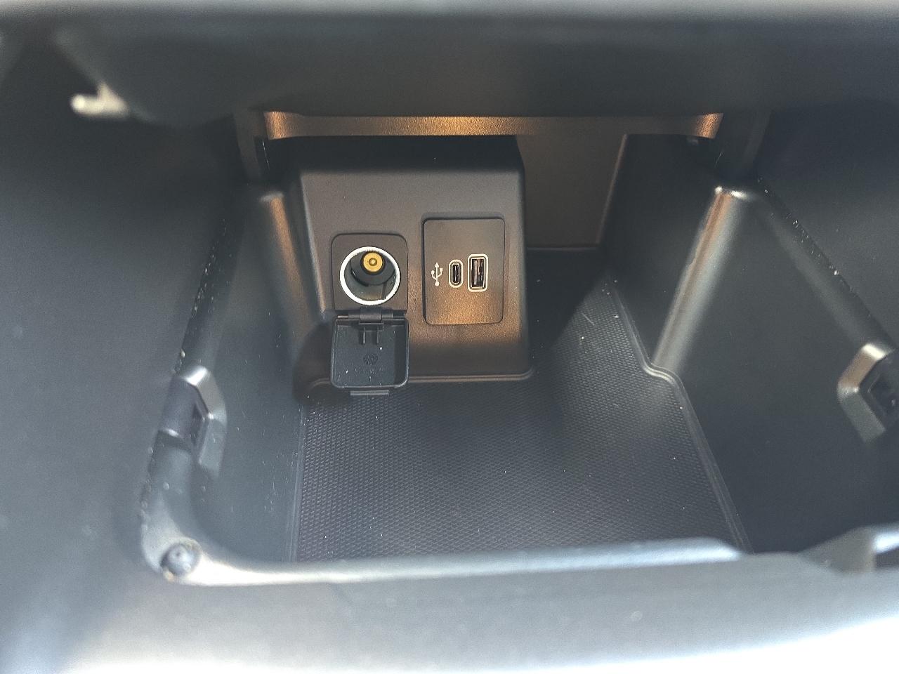 Ford Explorer Active 4WD 2025