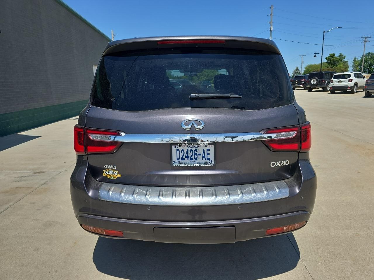 Infiniti QX80 LUXE AWD 2024