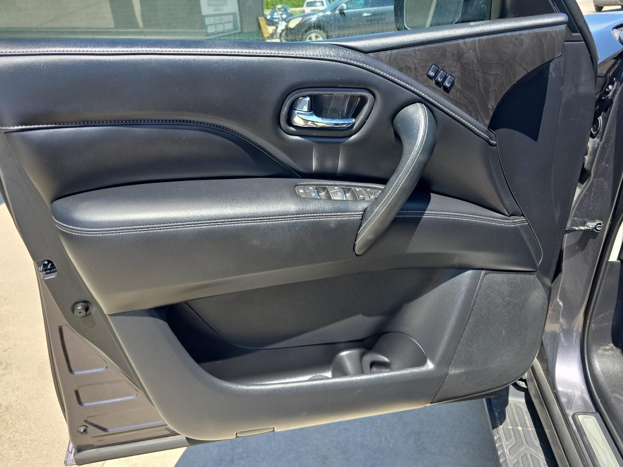 Infiniti QX80 LUXE AWD 2024