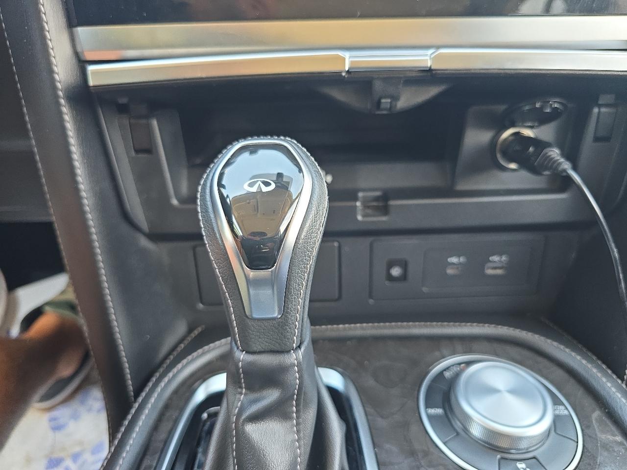 Infiniti QX80 LUXE AWD 2024