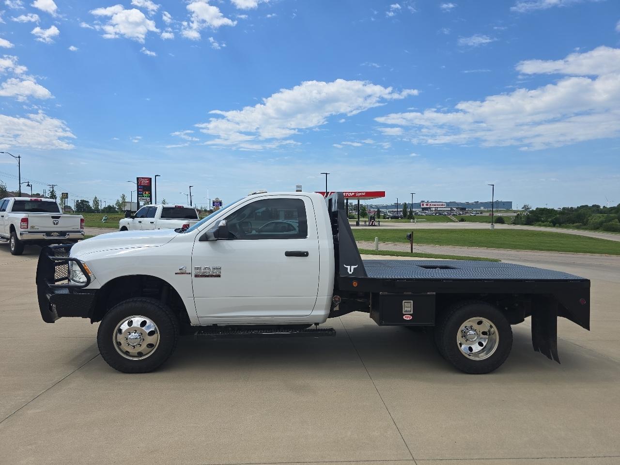 RAM 3500 Chassis Cab Tradesman 4WD Reg Cab 60" CA 143.5" WB 2018