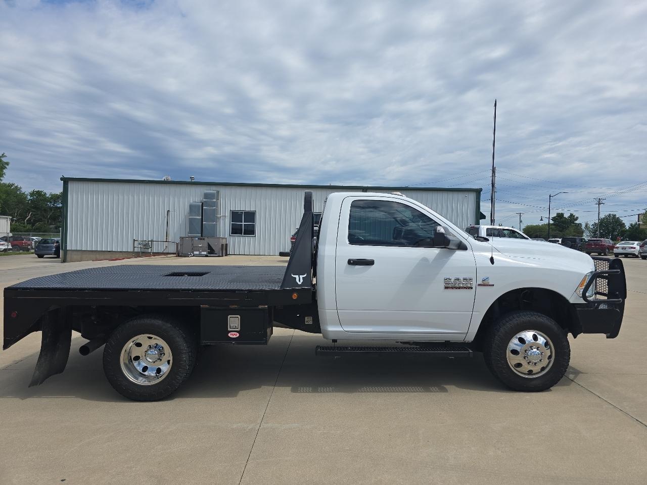 RAM 3500 Chassis Cab Tradesman 4WD Reg Cab 60" CA 143.5" WB 2018