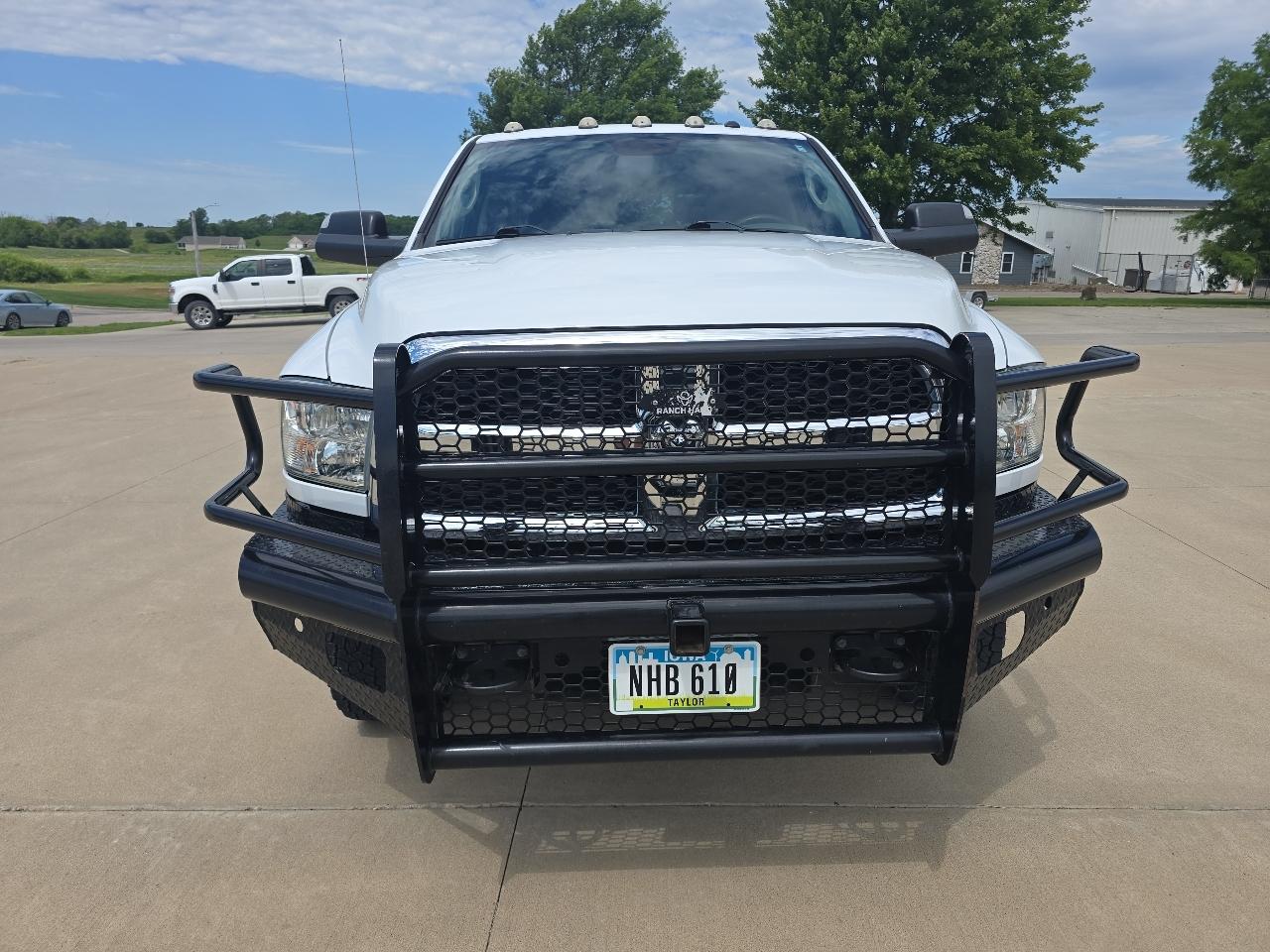 RAM 3500 Chassis Cab Tradesman 4WD Reg Cab 60" CA 143.5" WB 2018