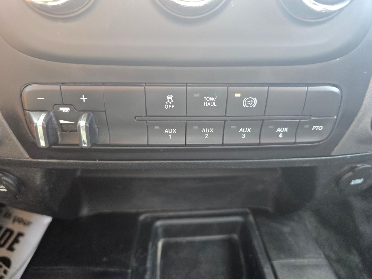 RAM 3500 Chassis Cab Tradesman 4WD Reg Cab 60" CA 143.5" WB 2018