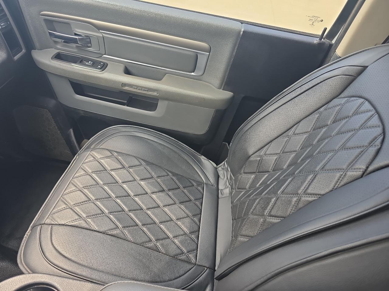 RAM 3500 Chassis Cab Tradesman 4WD Reg Cab 60" CA 143.5" WB 2018