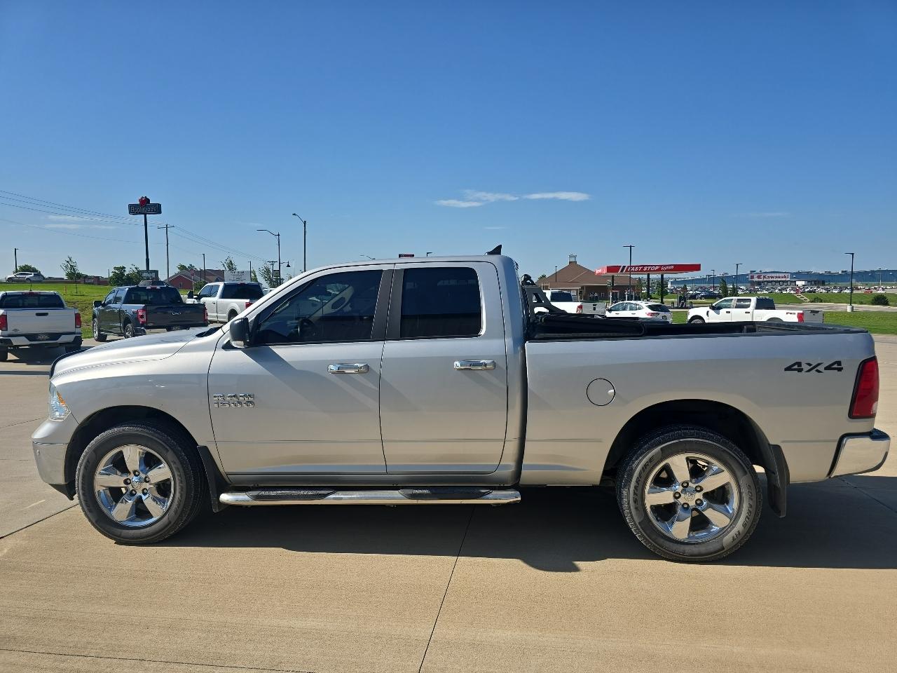RAM 1500 Big Horn 4x4 Quad Cab 6'4" Box 2017