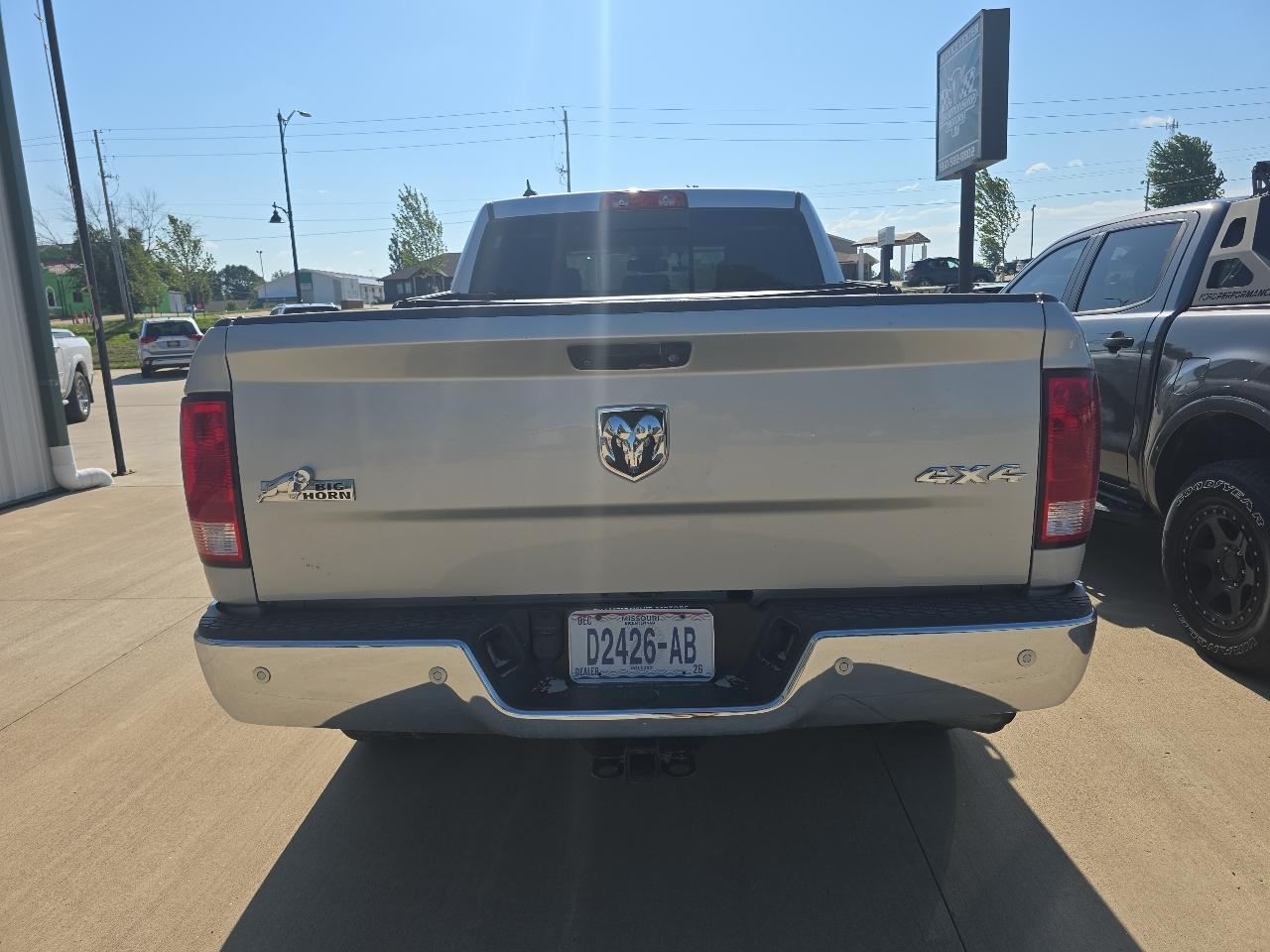 RAM 1500 Big Horn 4x4 Quad Cab 6'4" Box 2017