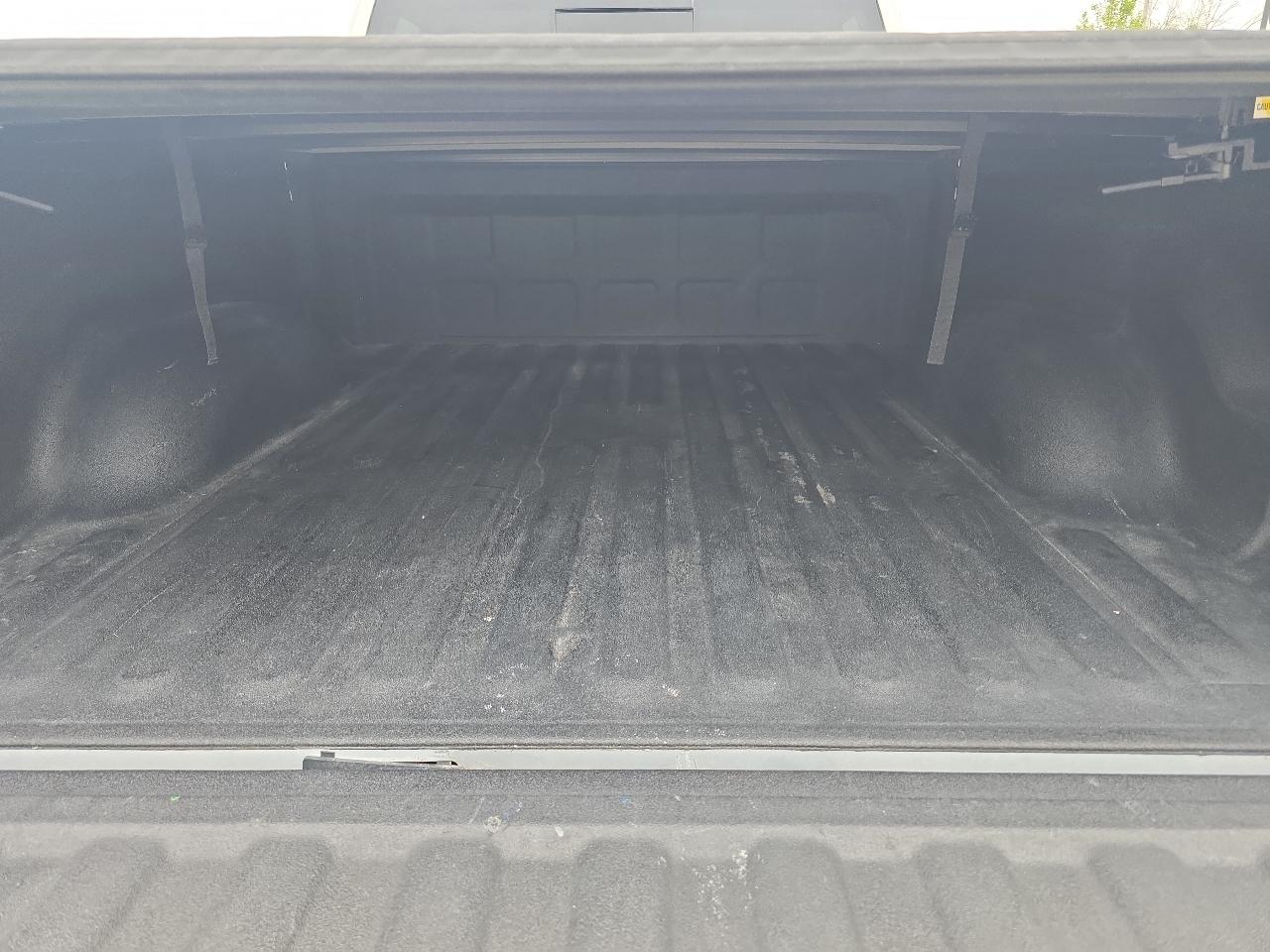 RAM 1500 Big Horn 4x4 Quad Cab 6'4" Box 2017