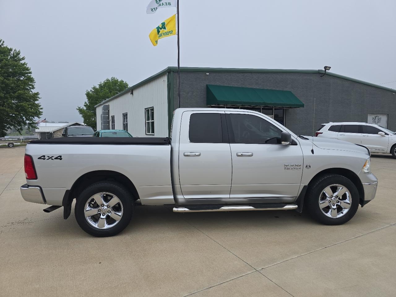 RAM 1500 Big Horn 4x4 Quad Cab 6'4" Box 2017