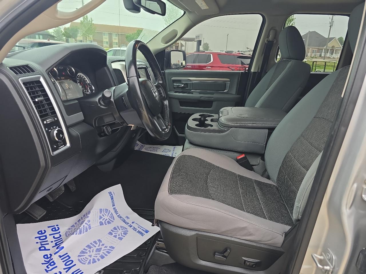 RAM 1500 Big Horn 4x4 Quad Cab 6'4" Box 2017