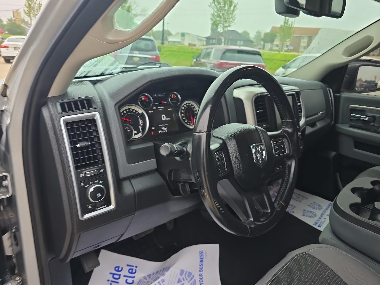 RAM 1500 Big Horn 4x4 Quad Cab 6'4" Box 2017