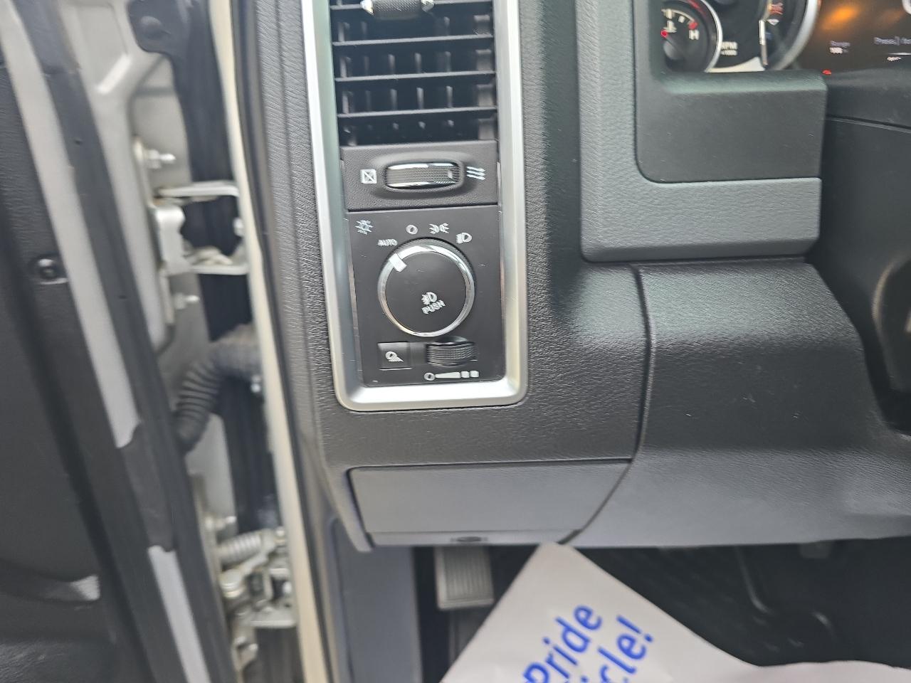 RAM 1500 Big Horn 4x4 Quad Cab 6'4" Box 2017