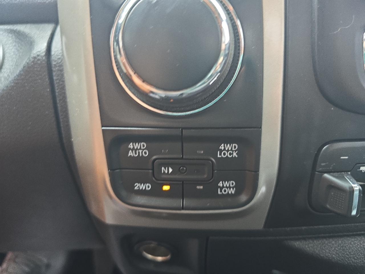 RAM 1500 Big Horn 4x4 Quad Cab 6'4" Box 2017
