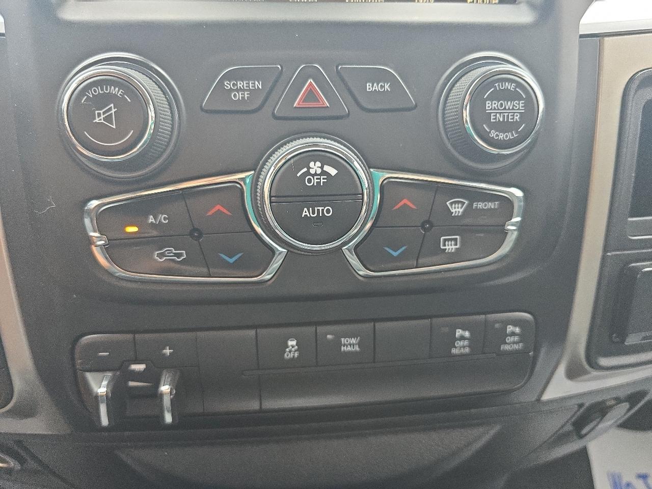 RAM 1500 Big Horn 4x4 Quad Cab 6'4" Box 2017