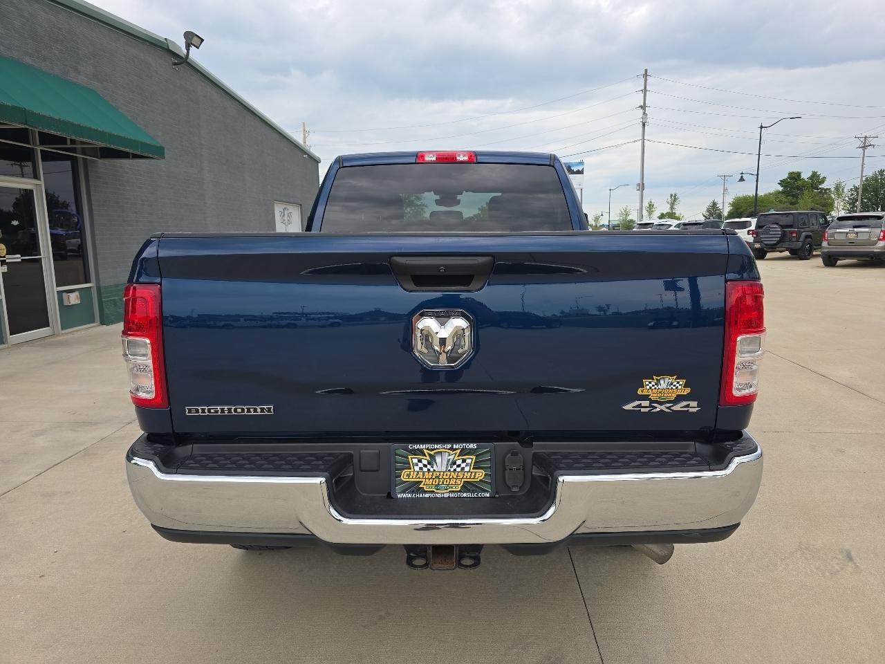 RAM 2500 Big Horn 4x4 Crew Cab 6'4" Box 2024