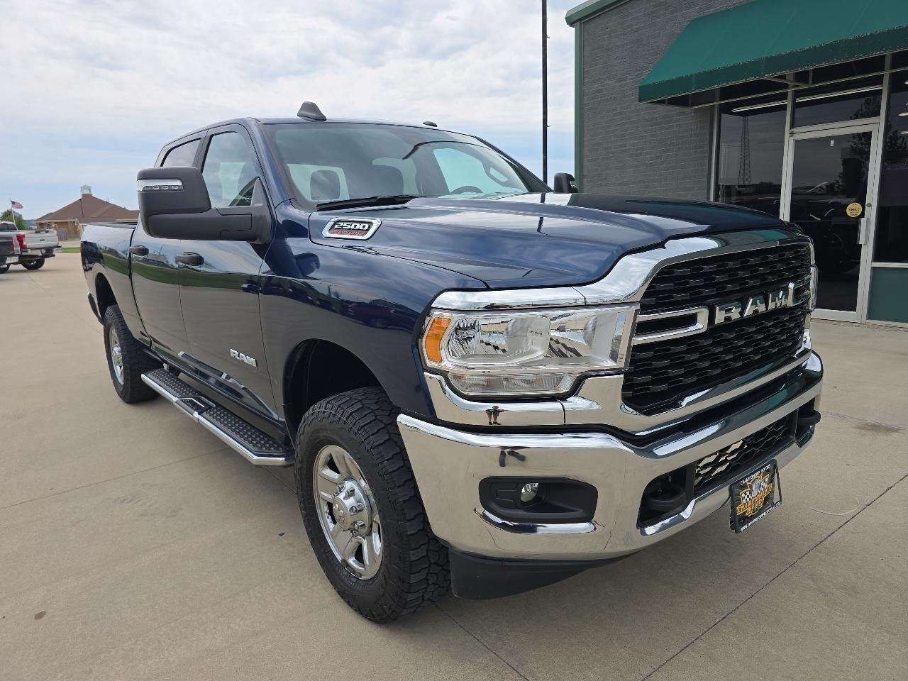RAM 2500 Big Horn 4x4 Crew Cab 6'4" Box 2024