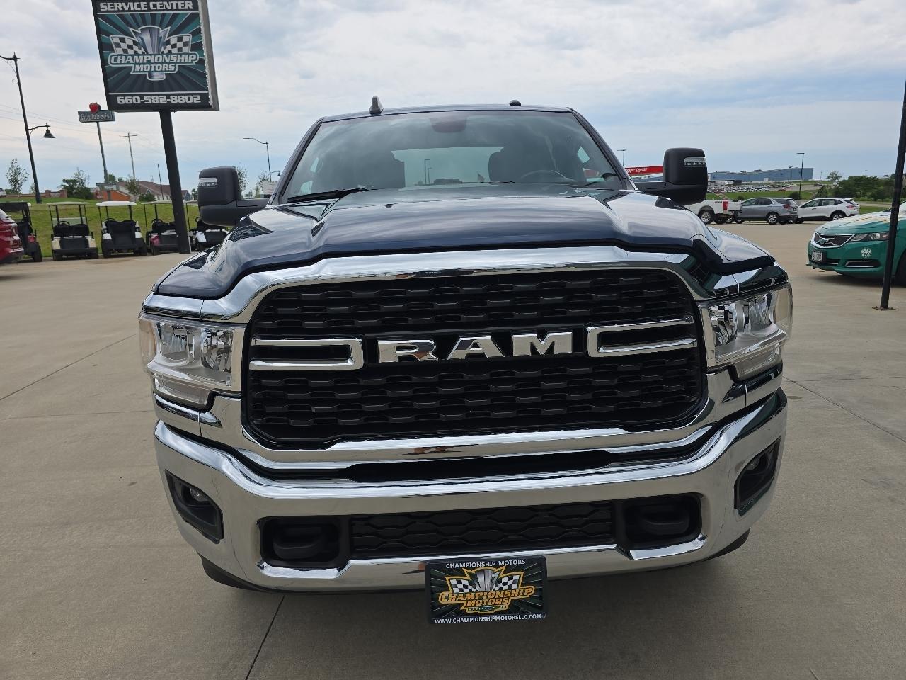 RAM 2500 Big Horn 4x4 Crew Cab 6'4" Box 2024