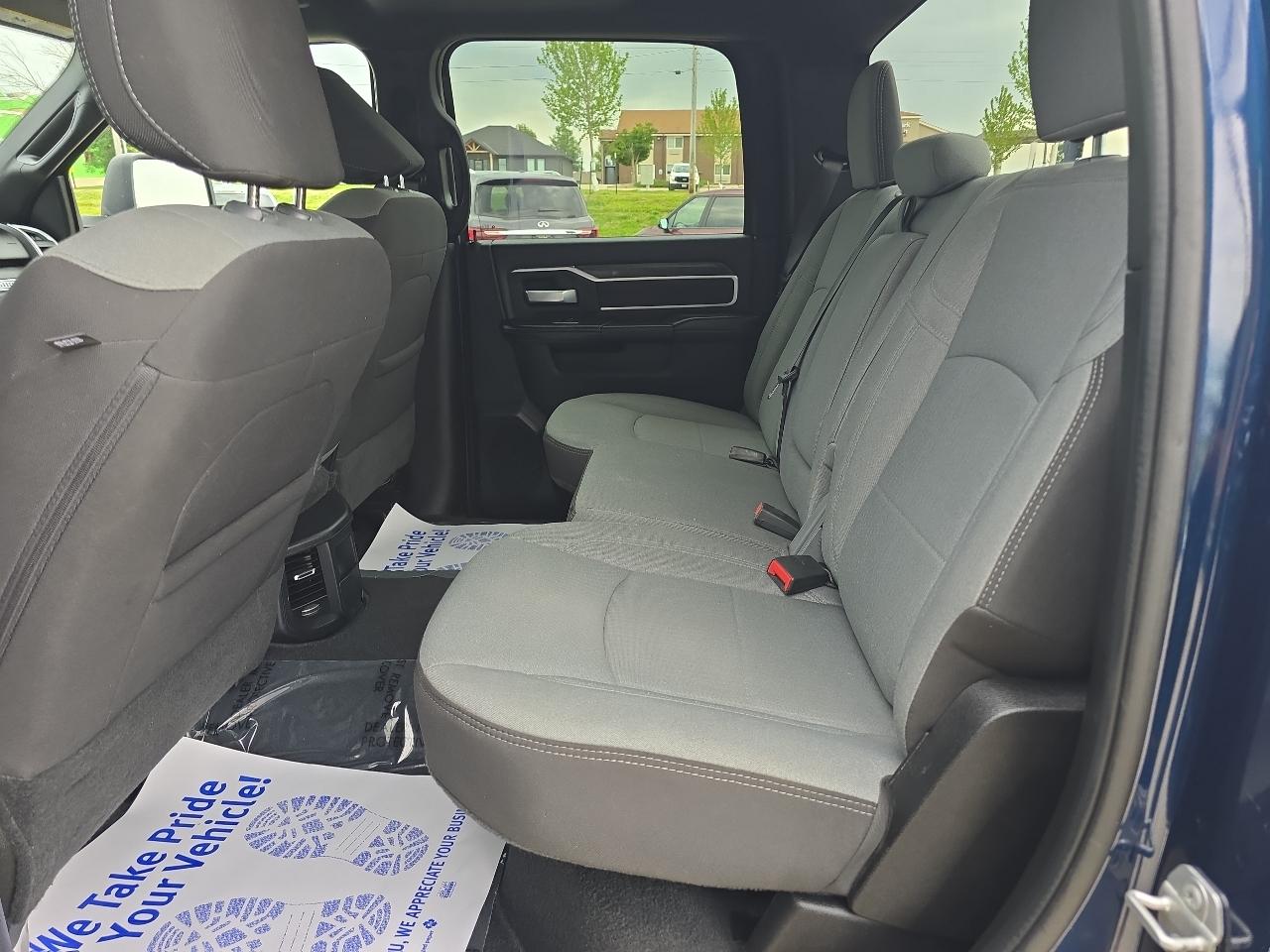 RAM 2500 Big Horn 4x4 Crew Cab 6'4" Box 2024