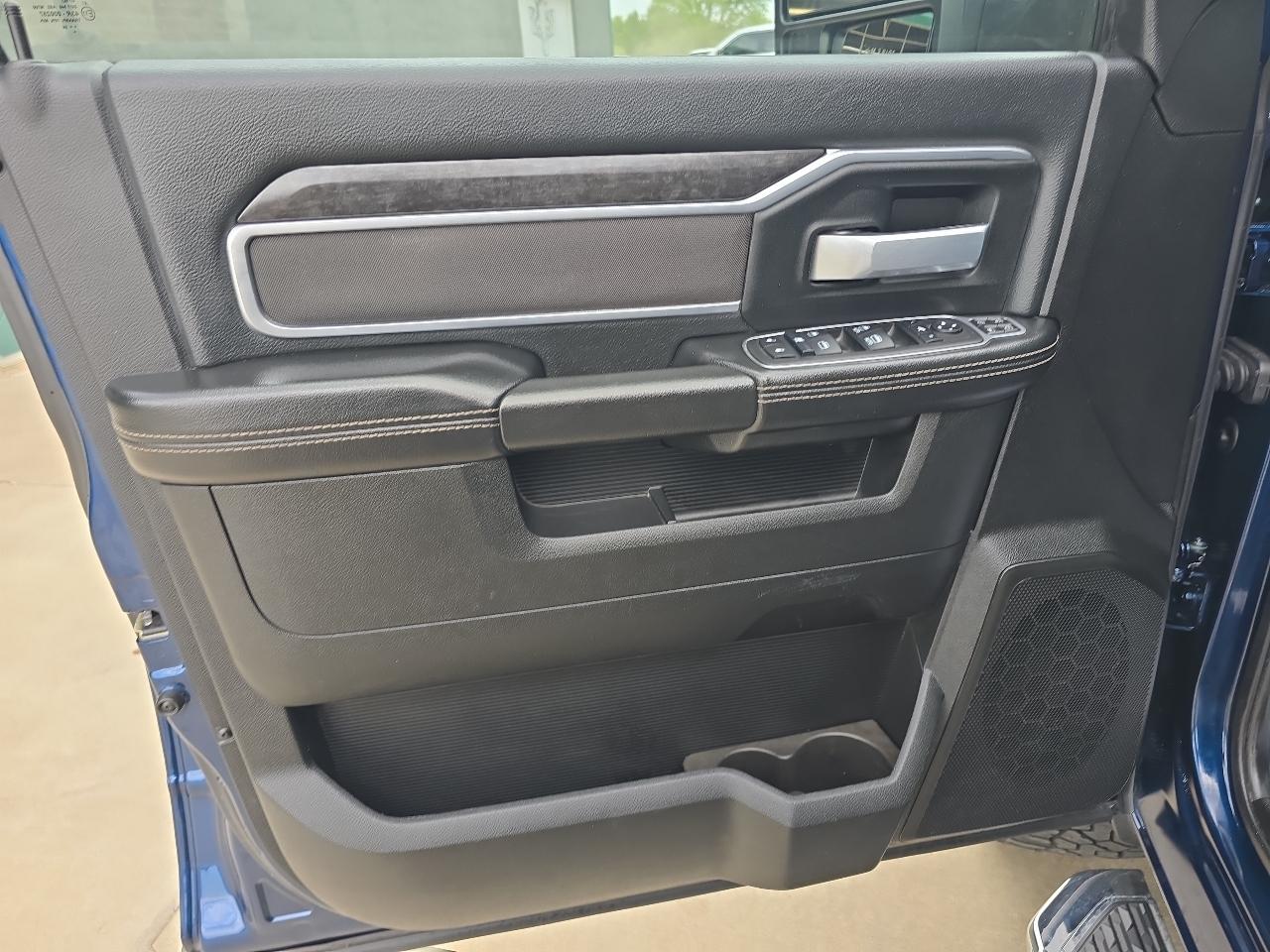 RAM 2500 Big Horn 4x4 Crew Cab 6'4" Box 2024