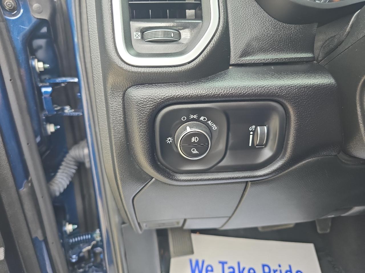 RAM 2500 Big Horn 4x4 Crew Cab 6'4" Box 2024