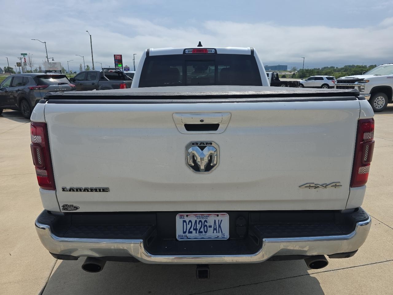 RAM 1500 Laramie 4x4 Crew Cab 6'4" Box 2023