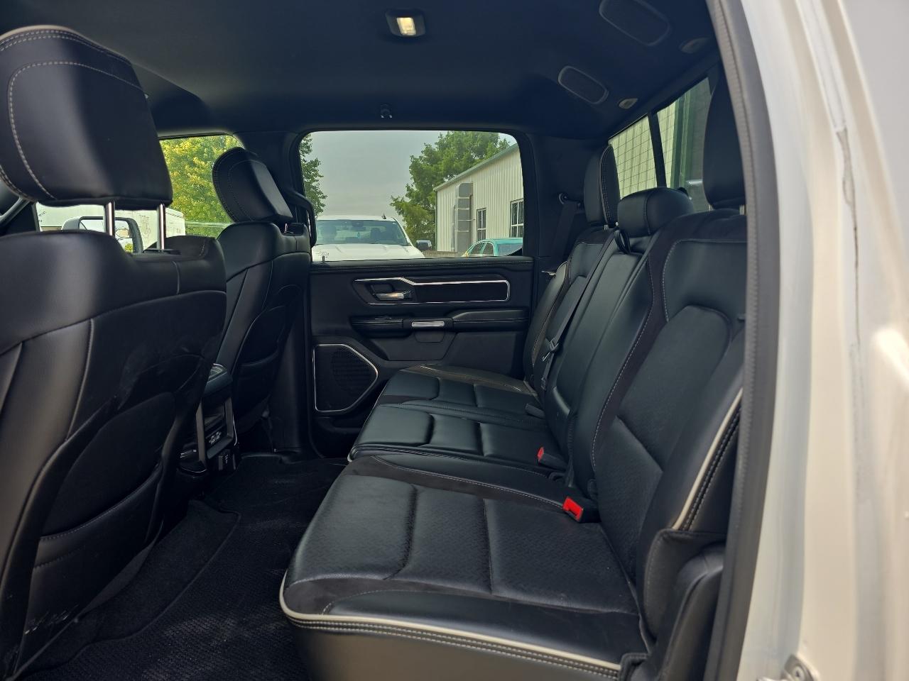 RAM 1500 Laramie 4x4 Crew Cab 6'4" Box 2023
