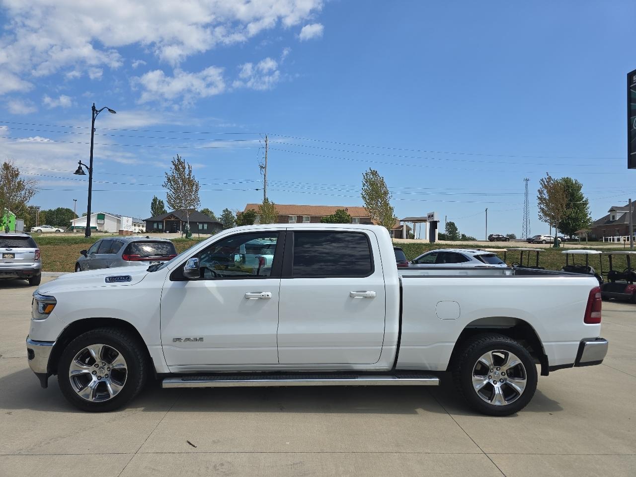 RAM 1500 Laramie 4x4 Crew Cab 6'4" Box 2023
