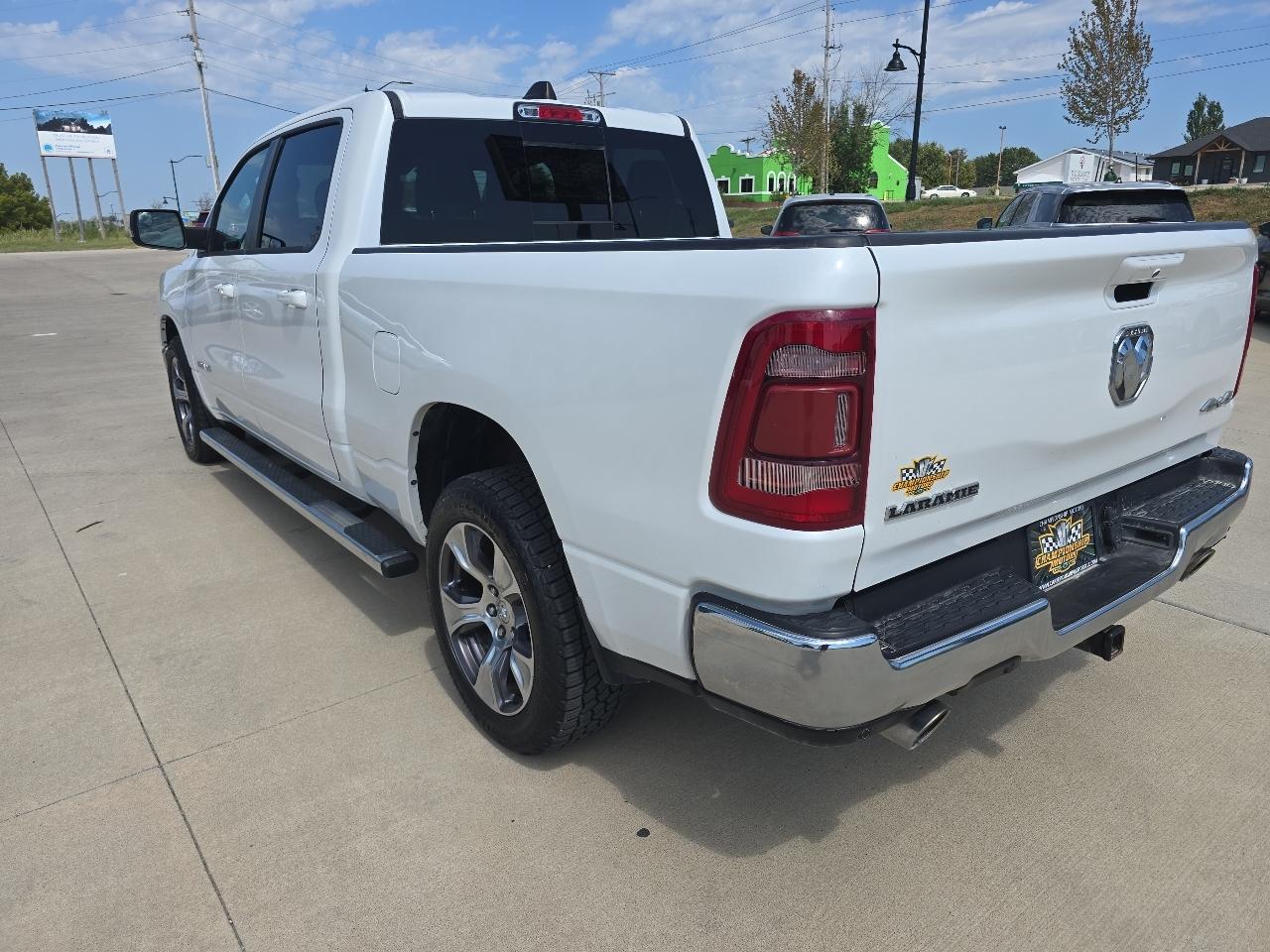 RAM 1500 Laramie 4x4 Crew Cab 6'4" Box 2023