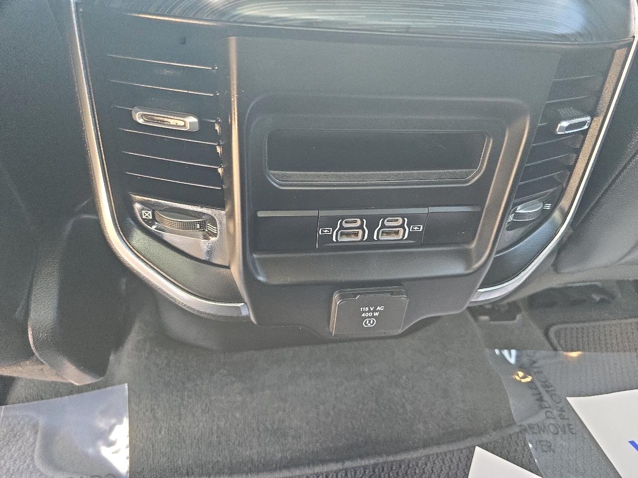RAM 1500 Laramie 4x4 Crew Cab 6'4" Box 2023